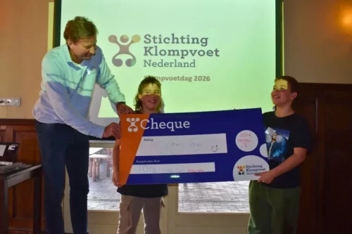 Sponsortocht Jonathan en Alexander - de overhandiging